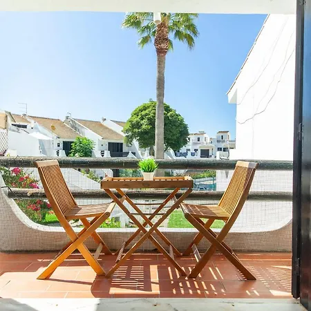 B12 - Pool And Sun Apartment Lagos