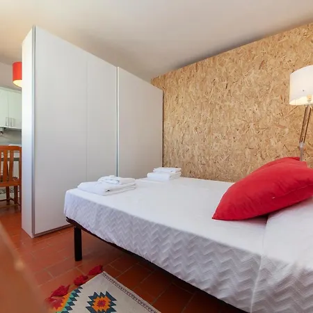 B12 - Pool And Sun Apartment Lagos